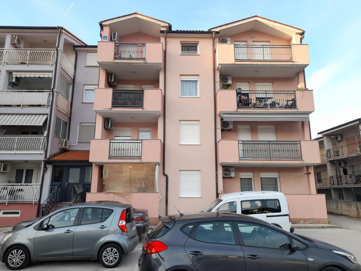 1St Floorc Apartment Pula Exterior photo
